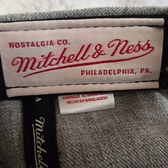 Mitchell and Ness Chicago Blackhawks hat - Picture 3 of 5